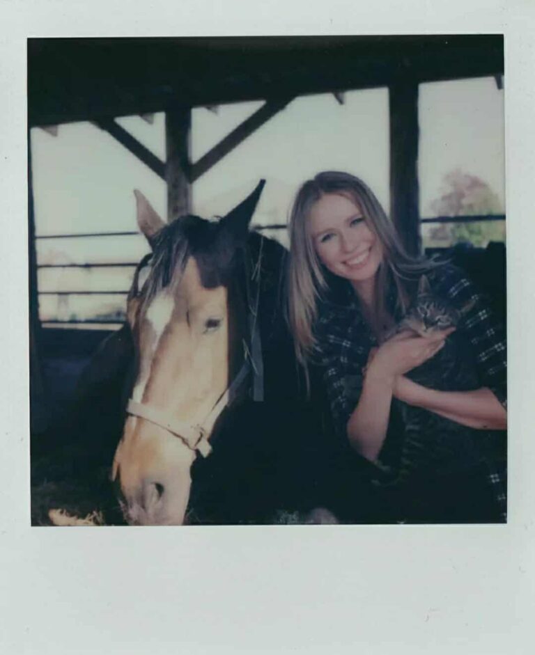 588321962 1332350158176575 503362882884734465 N 768x941